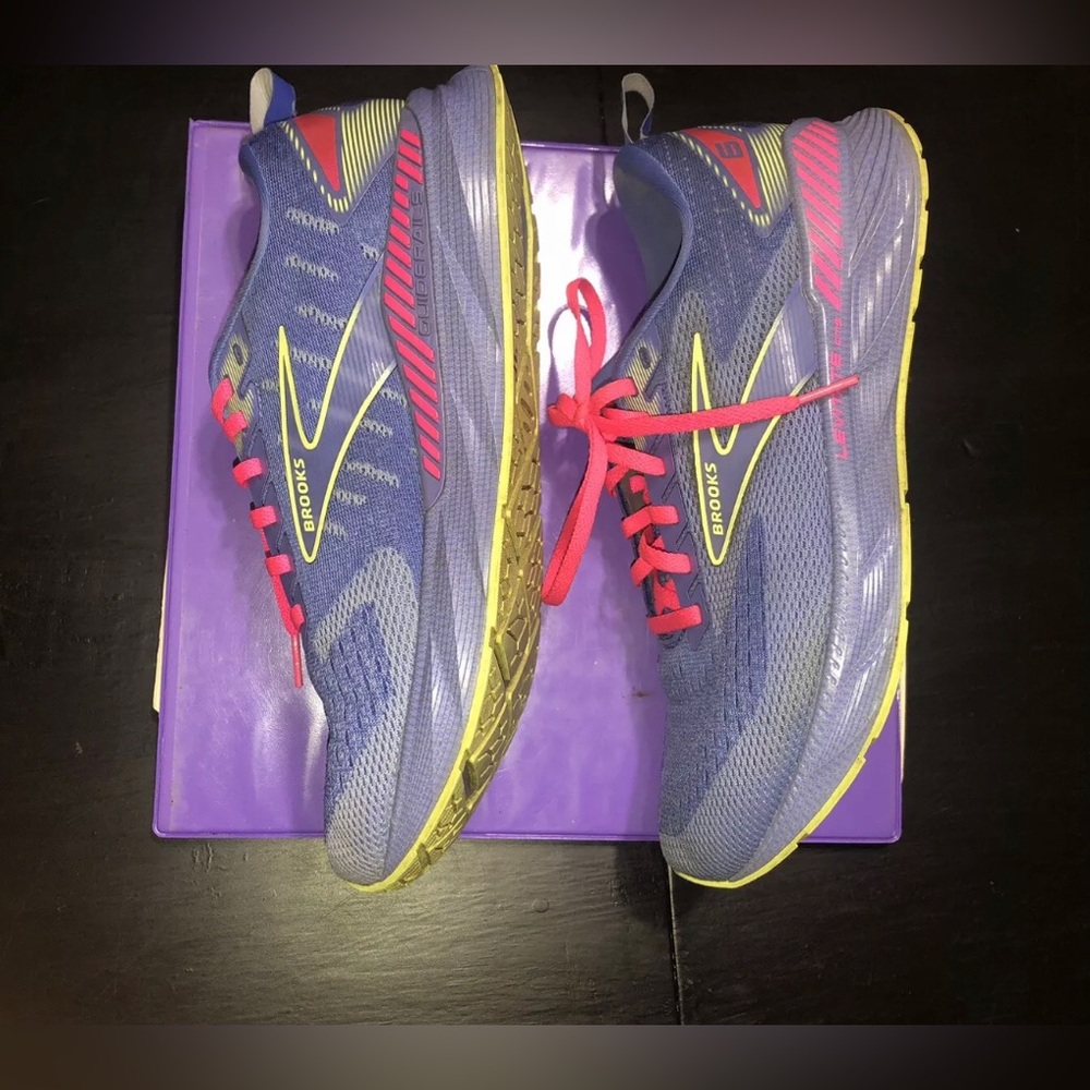 Brooks Levitate GTS 6 sneakers purple women's athletic shoes size 9.5 - Picture 3 of 9